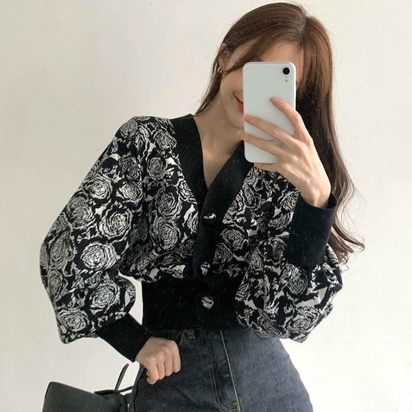 short lantern sleeve vneck women sweater korean ins autumn sweet print singlebreasted knitted cardigan 210506, White
short lantern sleeve vneck women sweater korean ins autumn sweet print singlebreasted knitted cardigan 210506, White