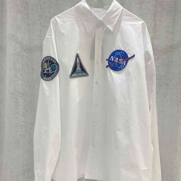men's casual shirts autumn aerospace badge embroidery back letter printing loose and thin long sleeve white shirt couple bale o89l, White;black
men's casual shirts autumn aerospace badge embroidery back letter printing loose and thin long sleeve white shirt couple bale o89l, White;black