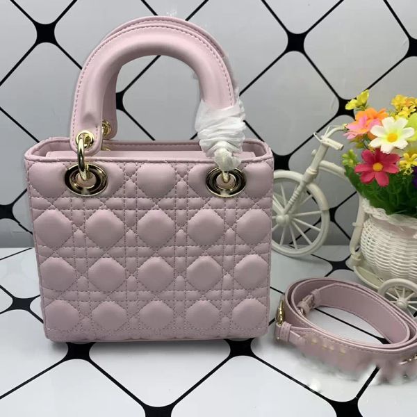 fashion totes designers bags women handbags cross messenger shoulder chain bag leather wallet women's large shaped diamond lattice 002
fashion totes designers bags women handbags cross messenger shoulder chain bag leather wallet women's large shaped diamond lattice 002