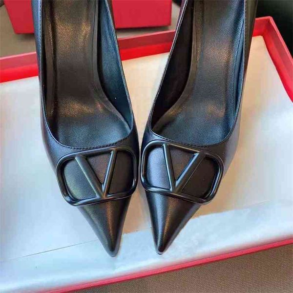 valentinnos shoes autumn women pointed heels v-button sandals slides silver luxury rhinestone high-heeled designer shallow thin heels cawr, Black
valentinnos shoes autumn women pointed heels v-button sandals slides silver luxury rhinestone high-heeled designer shallow thin heels cawr, Black