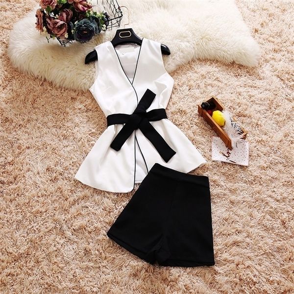 summer new female vneck sleeveless laceup shirt high waist wide leg shorts suit women's black & white set 2 piece sets t200325
summer new female vneck sleeveless laceup shirt high waist wide leg shorts suit women's black & white set 2 piece sets t200325