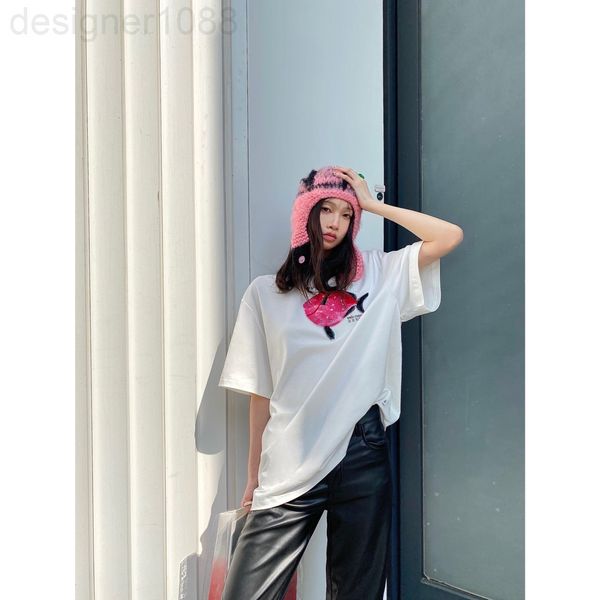 women's t-shirt designer 22ss spring and summer new products year after fish short sleeve t-shirt contrast flocking sea sticker letter, White
women's t-shirt designer 22ss spring and summer new products year after fish short sleeve t-shirt contrast flocking sea sticker letter, White