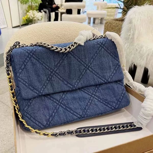 sw 34cm classic jumbo designer bags denim cowboy blue two colors tote bags silver metal handle hardware multicolor chain diamond quilting wo
sw 34cm classic jumbo designer bags denim cowboy blue two colors tote bags silver metal handle hardware multicolor chain diamond quilting wo