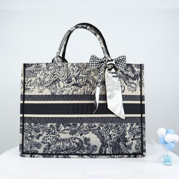 luxurys designer bag shoulder bags woman fashion classic handbags embroidery limited edition lady handbag high capacity travel rsv1
luxurys designer bag shoulder bags woman fashion classic handbags embroidery limited edition lady handbag high capacity travel rsv1