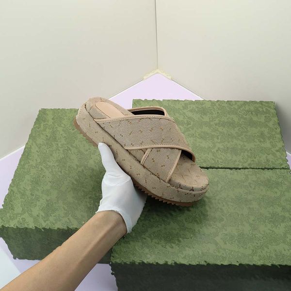 2022 summer new outdoor sandals slippers women's fashion versatile middle heel leather platform platform with flip-flops sandal 22, Black
2022 summer new outdoor sandals slippers women's fashion versatile middle heel leather platform platform with flip-flops sandal 22, Black