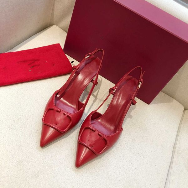 2022 designer high heels slippers triangle pointed shoes dress cat heel women business outdoor summer casual shoes 1699, Black
2022 designer high heels slippers triangle pointed shoes dress cat heel women business outdoor summer casual shoes 1699, Black