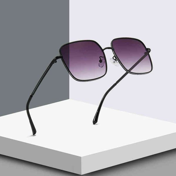 2021 street p ins net red square sunglass female 2074, White;black
2021 street p ins net red square sunglass female 2074, White;black