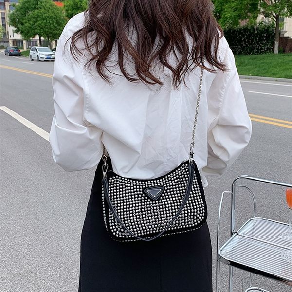 handbag trendy bags spring summer literature art one messenger fashionable and versatile leisure bright diamond underarm small factory outle
handbag trendy bags spring summer literature art one messenger fashionable and versatile leisure bright diamond underarm small factory outle