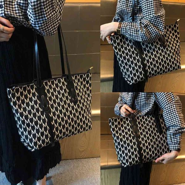 luxury designer handbag women shoulder bags women's tote large bag portable straps casual crossbody ladies leather underarm handbags
luxury designer handbag women shoulder bags women's tote large bag portable straps casual crossbody ladies leather underarm handbags