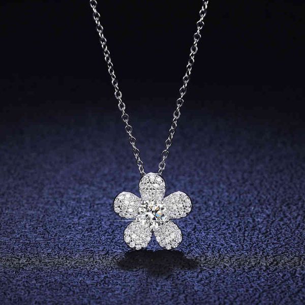 925 sterling silver pendant 05 ct moissanite necklace women fashion flower style wedding jewelry bone chain, Golden
925 sterling silver pendant 05 ct moissanite necklace women fashion flower style wedding jewelry bone chain, Golden