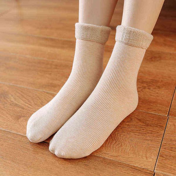 16 pairs/set warm and thickened female socks middle tube women autumn winter snow wholesale l220714, Black;white
16 pairs/set warm and thickened female socks middle tube women autumn winter snow wholesale l220714, Black;white