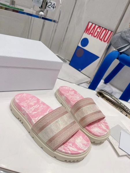new 2022luxury designer women sandals high slippers slide classic rubber embroidery stripes printed flip flops beach slipper boots size 35-4, Black
new 2022luxury designer women sandals high slippers slide classic rubber embroidery stripes printed flip flops beach slipper boots size 35-4, Black