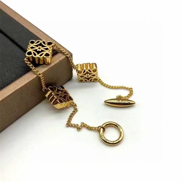 rowe knot march cake bullet head round tail buckle bracelet women's temperament bracelet, Black
rowe knot march cake bullet head round tail buckle bracelet women's temperament bracelet, Black