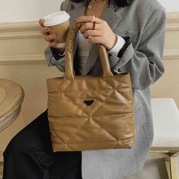 purse sale tote bag carrying foreign style women's bag new winter solid color soft leather fashion one shoulder bag
purse sale tote bag carrying foreign style women's bag new winter solid color soft leather fashion one shoulder bag