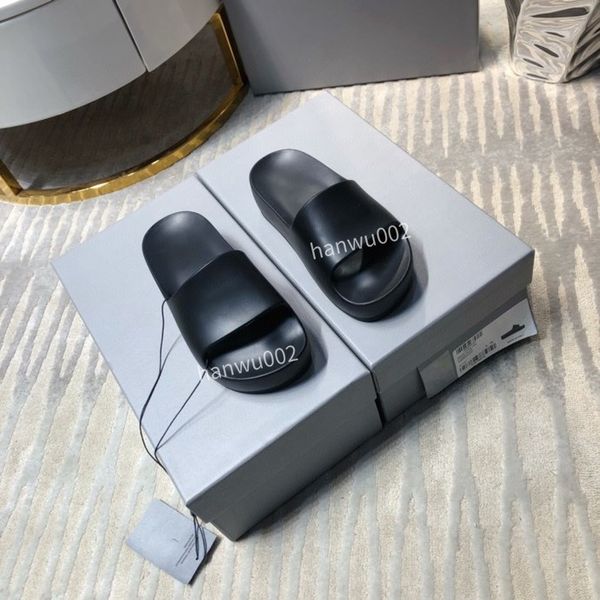 2022 fashion lady slippers design beach sandals comfortable indoor and outdoor size35-46, Black
2022 fashion lady slippers design beach sandals comfortable indoor and outdoor size35-46, Black