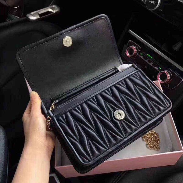 shoulder bag summer handbag leather designer handbag women design crossbody bags cross body bag chain messenger vintage bags 220419, Red;black
shoulder bag summer handbag leather designer handbag women design crossbody bags cross body bag chain messenger vintage bags 220419, Red;black