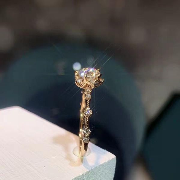 cluster trendy rings white moissanite diamond flower ring women's 925 sterling silver fine wedding jewelry gra certificate, Golden;silver
cluster trendy rings white moissanite diamond flower ring women's 925 sterling silver fine wedding jewelry gra certificate, Golden;silver