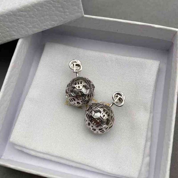 new hollow out s925 silver needle earrings female net red same classic versatile high version earrings jewelry, Golden
new hollow out s925 silver needle earrings female net red same classic versatile high version earrings jewelry, Golden