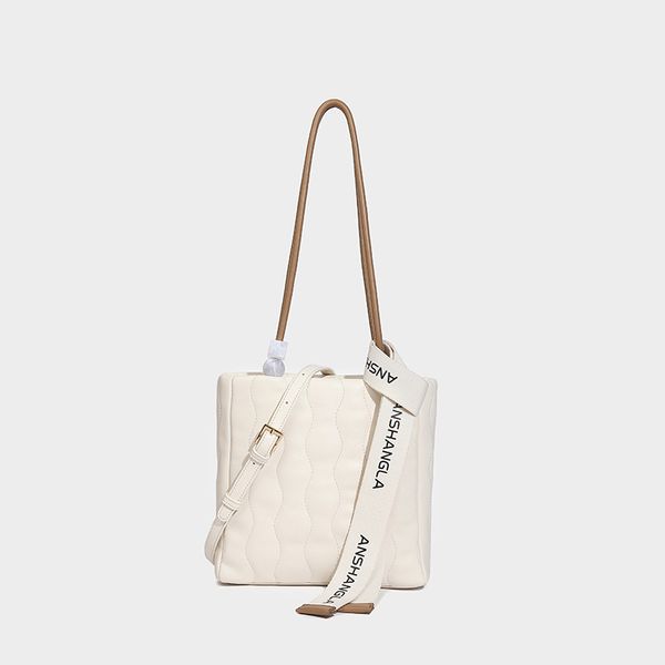large plain tote thread bag pure color japan and korea style casual handbag versatile small square bag flap sfot leather with beads ribbon
large plain tote thread bag pure color japan and korea style casual handbag versatile small square bag flap sfot leather with beads ribbon