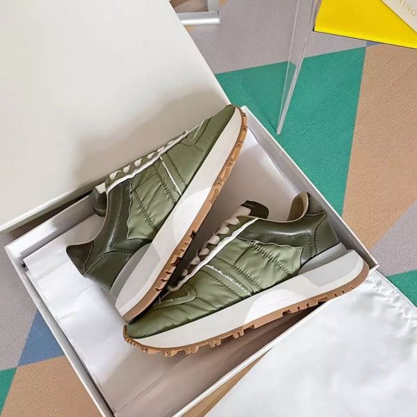 2022 explosive models daddy shoes lace-up women men nylon shoes round toe shoe casual sneakers flats maison
2022 explosive models daddy shoes lace-up women men nylon shoes round toe shoe casual sneakers flats maison