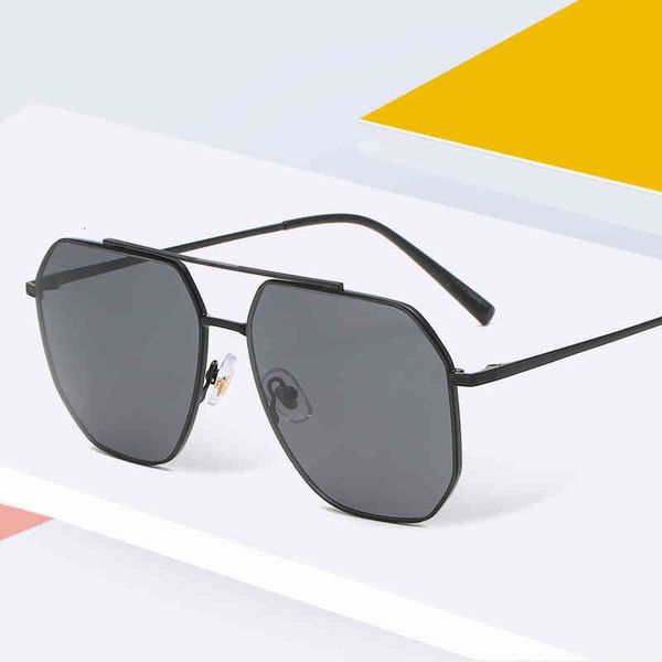 sunglasses 2022 metal fashion frame polarizing nylon sheet street shooting, White;black
sunglasses 2022 metal fashion frame polarizing nylon sheet street shooting, White;black