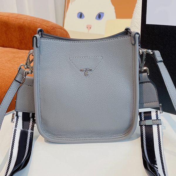lichi pattern cross body bag handbag shoulder bags purse fashion plain triangular sewing thread hardware letter hasp removable contrast widt
lichi pattern cross body bag handbag shoulder bags purse fashion plain triangular sewing thread hardware letter hasp removable contrast widt