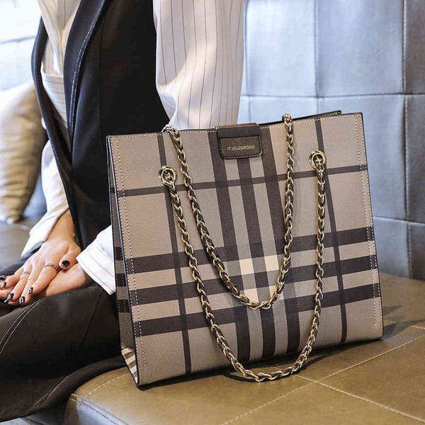 2022 tote bag women's high-capacity briefcase trend office commuter computer one shoulder portable large
2022 tote bag women's high-capacity briefcase trend office commuter computer one shoulder portable large