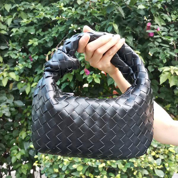 2022 fashion woven bag luxury designer handbag brand women tote bag lady shoulder bags pu spring bags leather casual handbag
2022 fashion woven bag luxury designer handbag brand women tote bag lady shoulder bags pu spring bags leather casual handbag