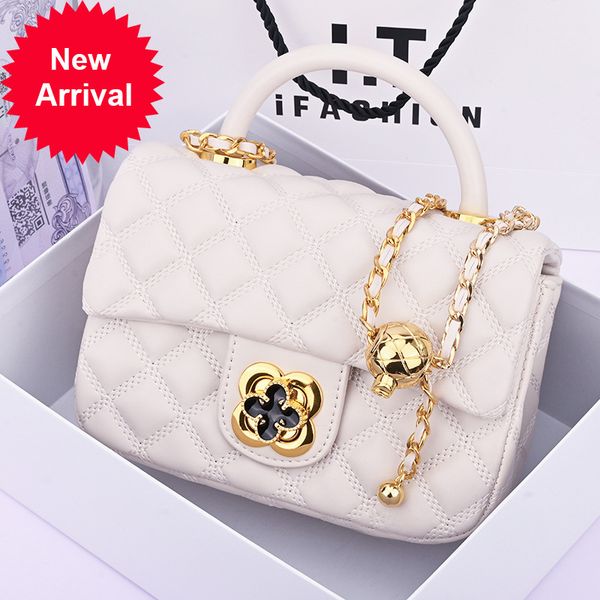 manufacturer brand wholesale high grade handbag 2022 new chain versatile golden small square bag single shoulder wild
manufacturer brand wholesale high grade handbag 2022 new chain versatile golden small square bag single shoulder wild