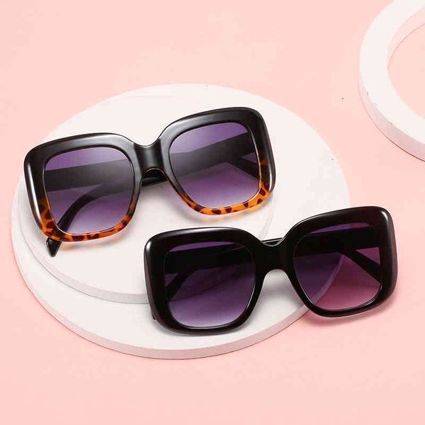 sunglasses box women's fashion brand with large frame sunglasses street shooting versatile glasses men iwba, White;black
sunglasses box women's fashion brand with large frame sunglasses street shooting versatile glasses men iwba, White;black