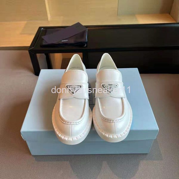 dress shoes liu wen's same p-triangle white leffer shoes, british high-rise thick soled women's single with small leather, Black
dress shoes liu wen's same p-triangle white leffer shoes, british high-rise thick soled women's single with small leather, Black
