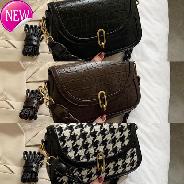 50% this year's popular women's new lattice single shoulder fashion messenger female luxury designer handbags
50% this year's popular women's new lattice single shoulder fashion messenger female luxury designer handbags