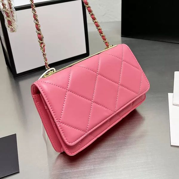 trendy quilted classic mini flap wallet bags 19cm lambskin genuine leather gold metal hardware matelasse chain crossbody purse card phone ho
trendy quilted classic mini flap wallet bags 19cm lambskin genuine leather gold metal hardware matelasse chain crossbody purse card phone ho