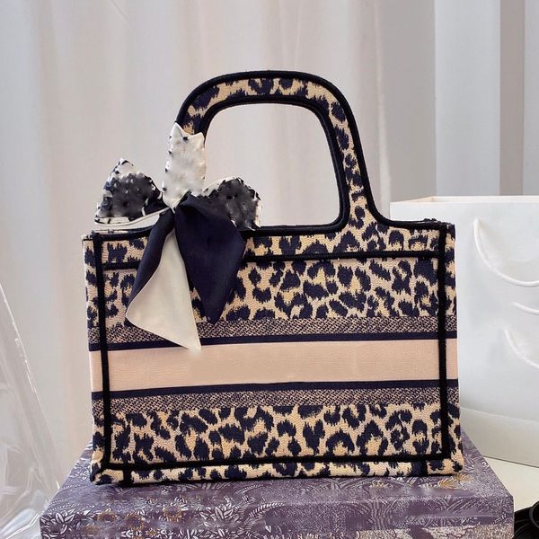 luxury designer shoulder bags handbags totes three-dimensional embroidery high version shopping bag goddess versatil handbag 007
luxury designer shoulder bags handbags totes three-dimensional embroidery high version shopping bag goddess versatil handbag 007
