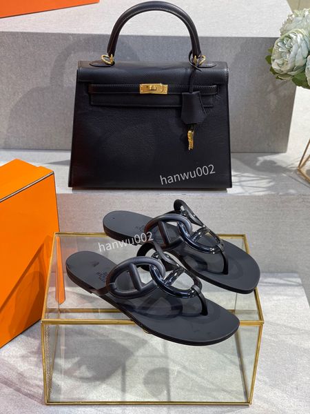 2022 women luxury designer sandals slippers leather summer flat slipper embroidery fashion beach woman letters, Black
2022 women luxury designer sandals slippers leather summer flat slipper embroidery fashion beach woman letters, Black
