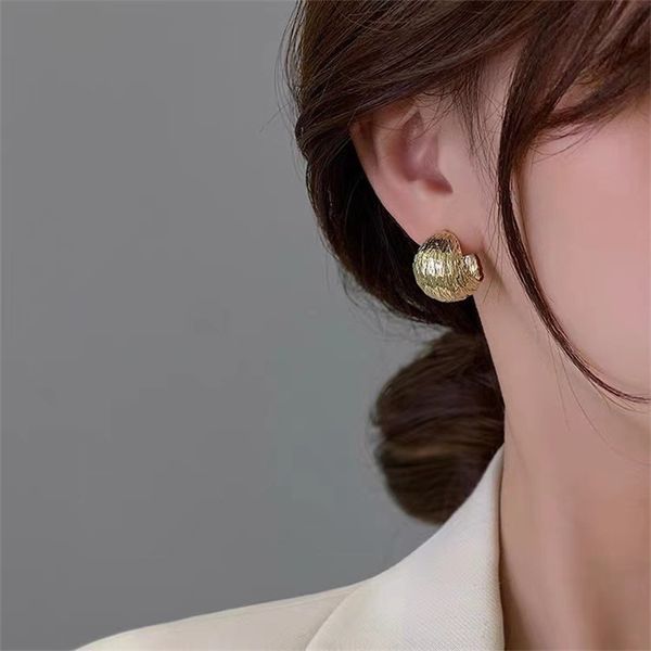 s925 silver needle stud korean version brushed design c-shaped earrings retro temperament net red trendy fashion all-match jewelry, Golden;silver
s925 silver needle stud korean version brushed design c-shaped earrings retro temperament net red trendy fashion all-match jewelry, Golden;silver