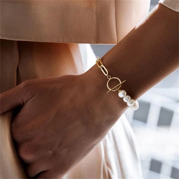 simple streetwear elegant pearl bracelet toggle clasps beads chain for womens goth on the hand charm jewelry kpop 220726, Golden;silver
simple streetwear elegant pearl bracelet toggle clasps beads chain for womens goth on the hand charm jewelry kpop 220726, Golden;silver