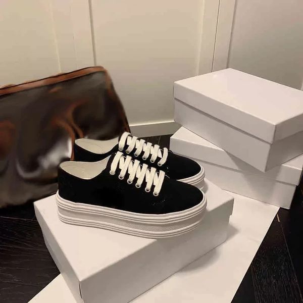 running shoes sport classic fashion casual shoes triple black designer 36-40 61050 women sneakers fly white cushion trainers
running shoes sport classic fashion casual shoes triple black designer 36-40 61050 women sneakers fly white cushion trainers