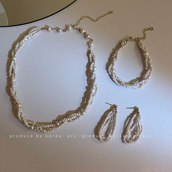 925 silver needle winding bead earrings necklace bracelet set french style retro affordable luxury clavicle chain elegant earrings for women, Golden
925 silver needle winding bead earrings necklace bracelet set french style retro affordable luxury clavicle chain elegant earrings for women, Golden