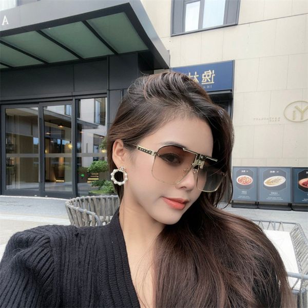 sunglasses generous frame uv resistant driving the same sunglasses ct0352s, White;black
sunglasses generous frame uv resistant driving the same sunglasses ct0352s, White;black