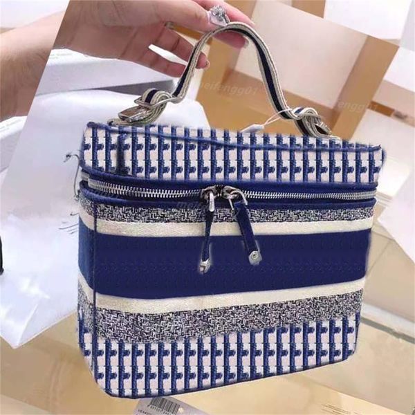 5a new handbag travel cosmetic bag protective cosmetic bag women's leather cosmetic bags specially designed for female designers
5a new handbag travel cosmetic bag protective cosmetic bag women's leather cosmetic bags specially designed for female designers