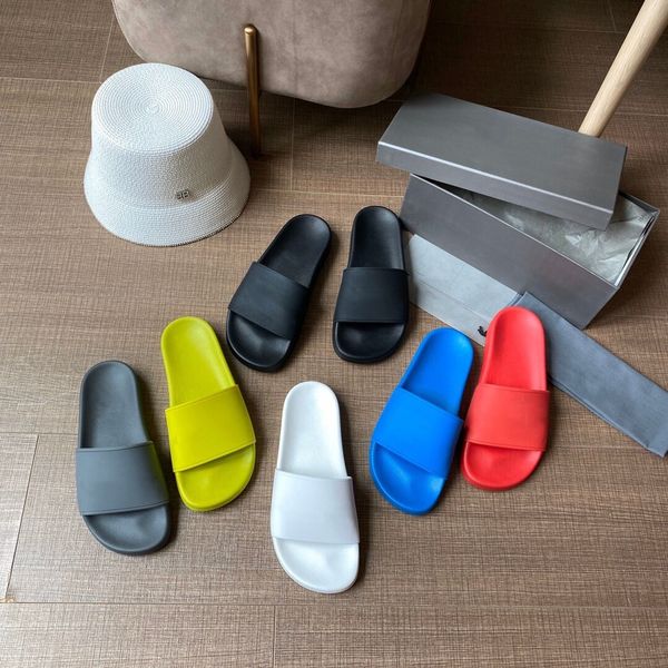 2022 fashion slide sandals slippers novelty slippers shower room for men women with original box designer beach flip flops slipper eru 35-46, Black
2022 fashion slide sandals slippers novelty slippers shower room for men women with original box designer beach flip flops slipper eru 35-46, Black