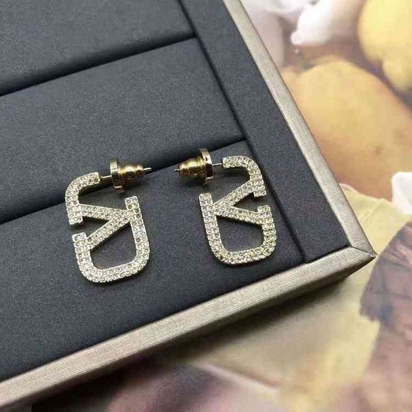 fine jewellery ornament charm earring letter full drill earrings brass simple temperament earrings 925 silver needle, Golden
fine jewellery ornament charm earring letter full drill earrings brass simple temperament earrings 925 silver needle, Golden