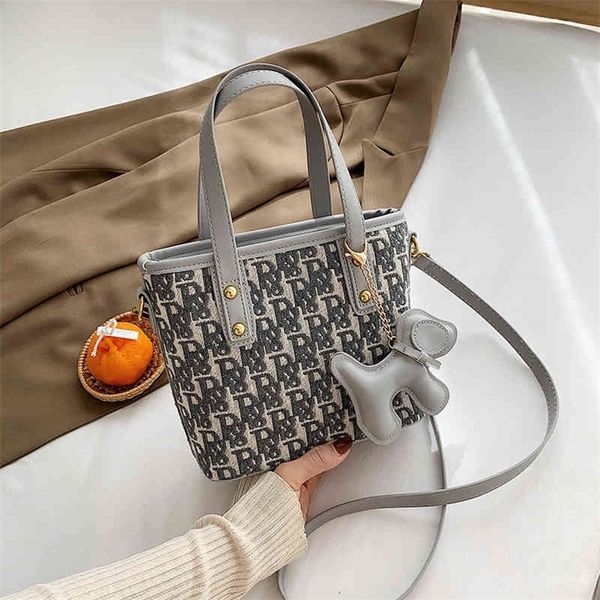 75% handbags outlet sale bag new korean version bucket cabe basket tote one shoulder large capacity hand women's small bag
75% handbags outlet sale bag new korean version bucket cabe basket tote one shoulder large capacity hand women's small bag