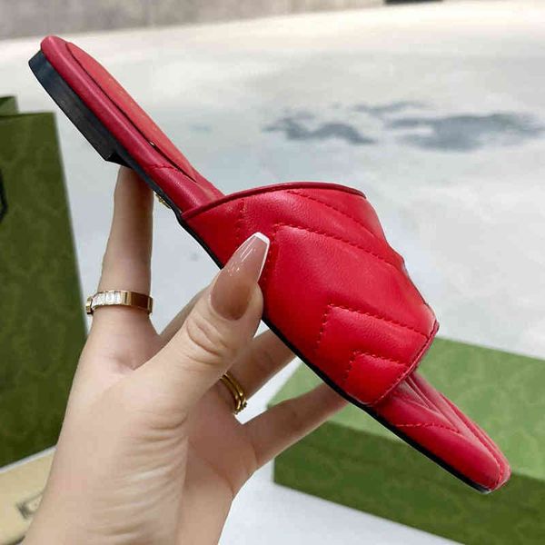 fashion slippers 2022 designer design slides women flip flops leather women sandal with double metal, Black
fashion slippers 2022 designer design slides women flip flops leather women sandal with double metal, Black
