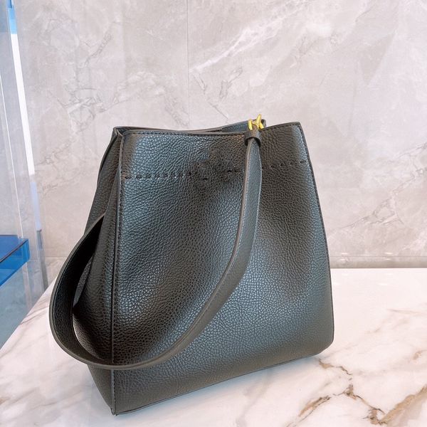 luxury designer toiy evening bags letter bucket leather tories classic women handbag htj
luxury designer toiy evening bags letter bucket leather tories classic women handbag htj