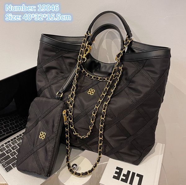 wholesale factory ladies leather shoulder bags street trend oxford wear casual handbag elegant atmosphere plaid tote bag simple joker black
wholesale factory ladies leather shoulder bags street trend oxford wear casual handbag elegant atmosphere plaid tote bag simple joker black