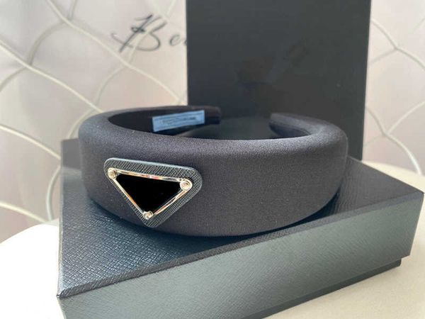 luxury designer headbands hair bands for women girl brand elastic headband sports fitness headband head wrap111, Silver
luxury designer headbands hair bands for women girl brand elastic headband sports fitness headband head wrap111, Silver