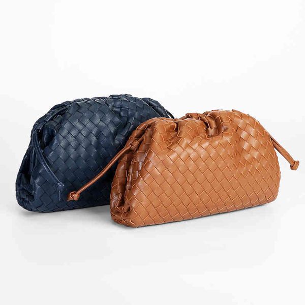 bottegas weaving venetas cloud bag soft skin dumpling popular style cowhide women's fashion one shoulder slant across the hand small ba
bottegas weaving venetas cloud bag soft skin dumpling popular style cowhide women's fashion one shoulder slant across the hand small ba