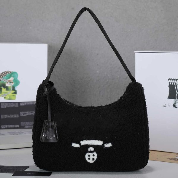 2022 new luxury fashion ladies shoulder bags re-edition handbag messenger bag soft terry fabric women mini totes
2022 new luxury fashion ladies shoulder bags re-edition handbag messenger bag soft terry fabric women mini totes